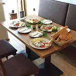 Pensjonat Sunnseitn - - Cafe - Weinkeller Haslach an der Mühl