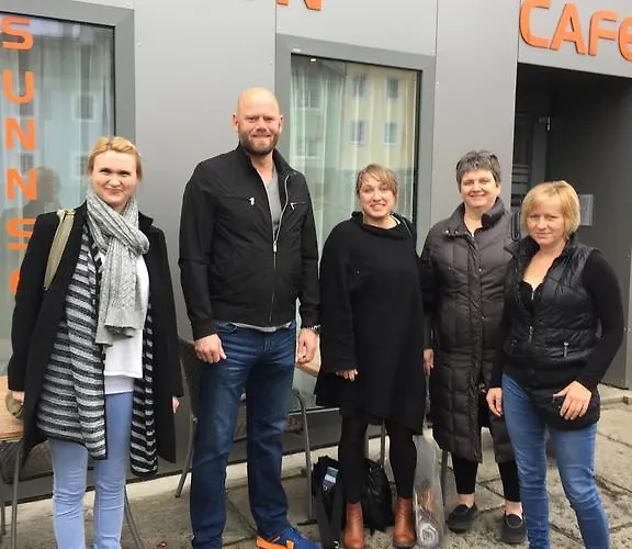 Sunnseitn - - Cafe - Weinkeller ゲストハウス